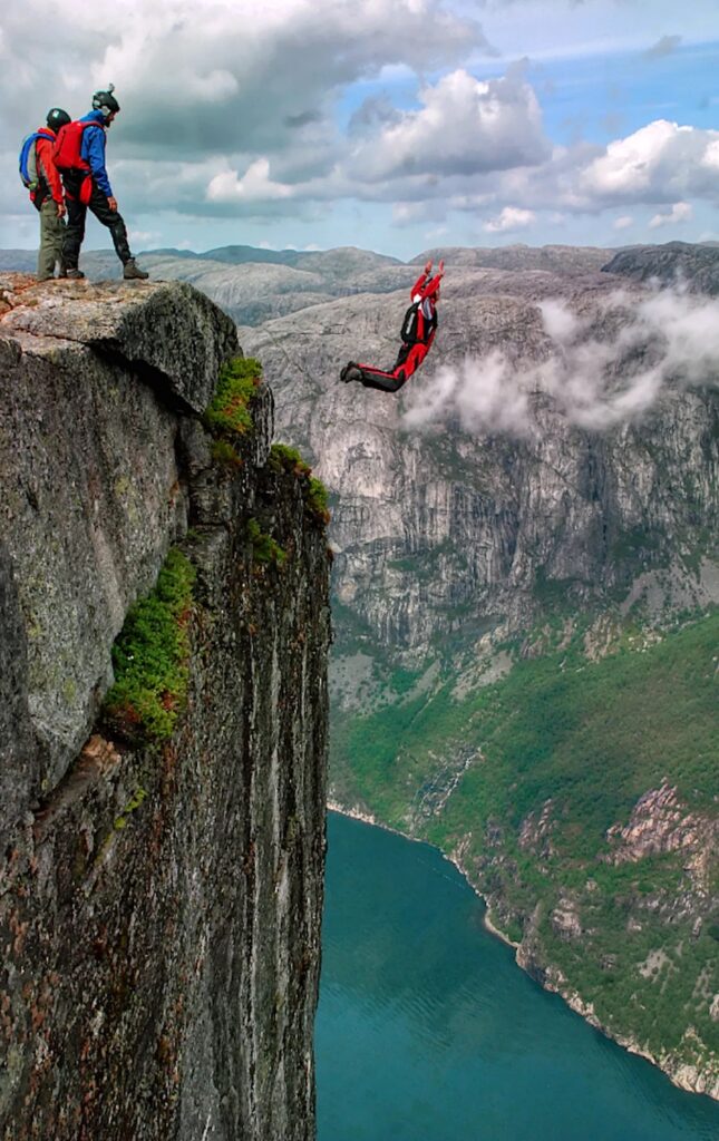 base-jump-Vitalii-Nesterchuk